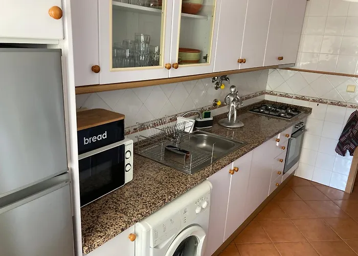 Modern Apartment@armacao De Pera شقة *